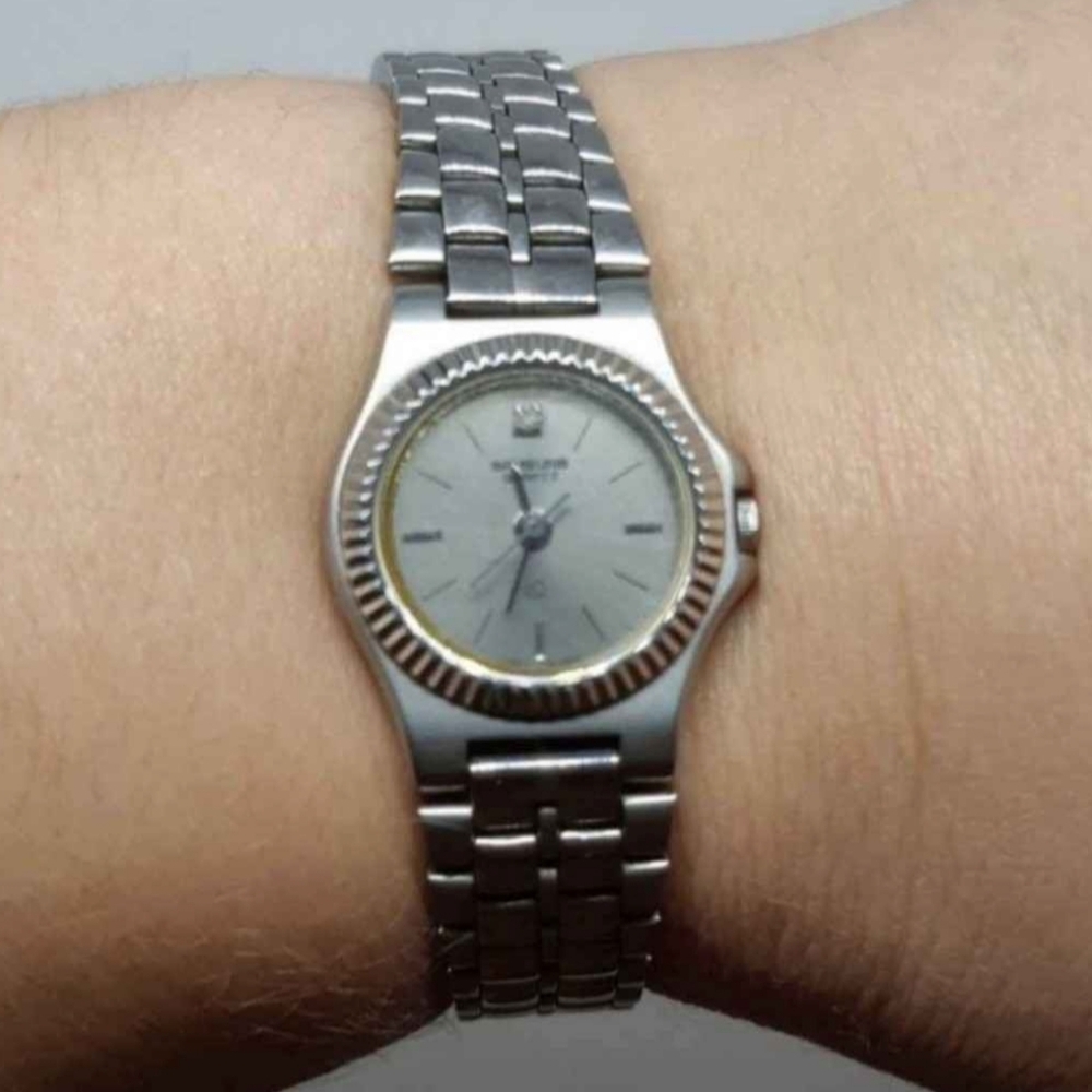 Samsung Diamond Chip Watch